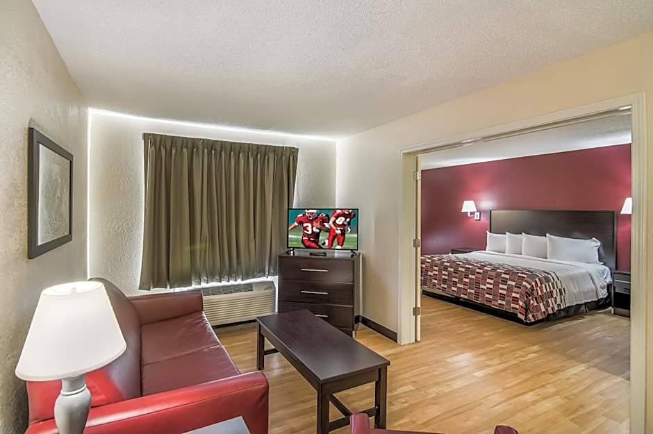 Red Roof Inn & Suites Pensacola East - Milton