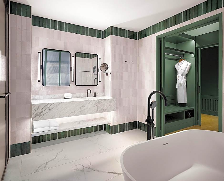 GRAVITY JOSUN Seoul Pangyo, Autograph Collection