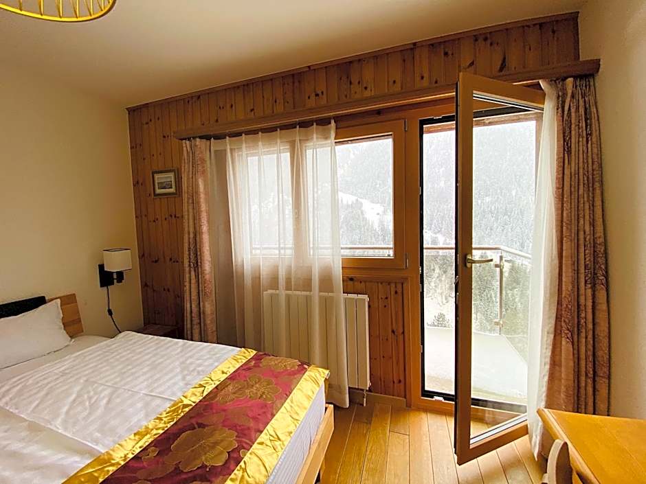 Qi-Lin Hotel Restaurant