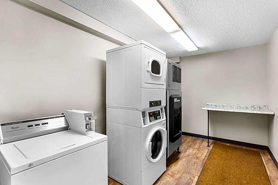 Quality Inn & Suites Gorham Riverside