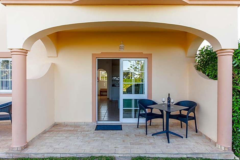 Atalaia Sol Aparthotel - tennis & heated pool in winter