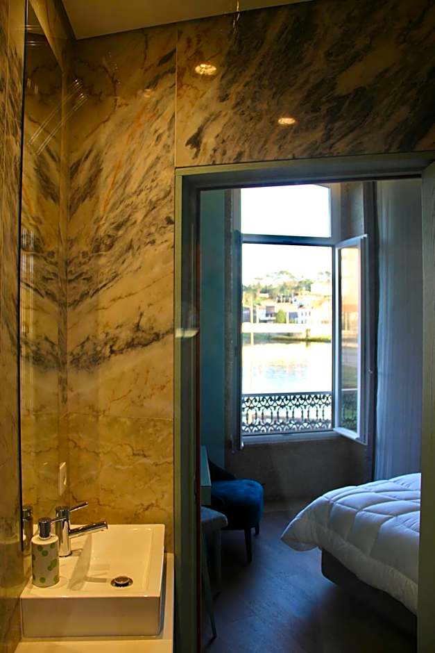 A Rendilheira Charm Suites