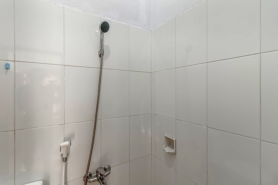 KoolKost Syariah near Ayani Mega Mall Pontianak