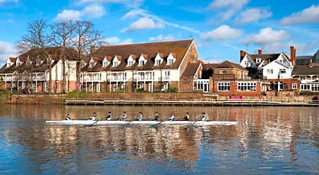 London Thames Lodge by Palette Resorts