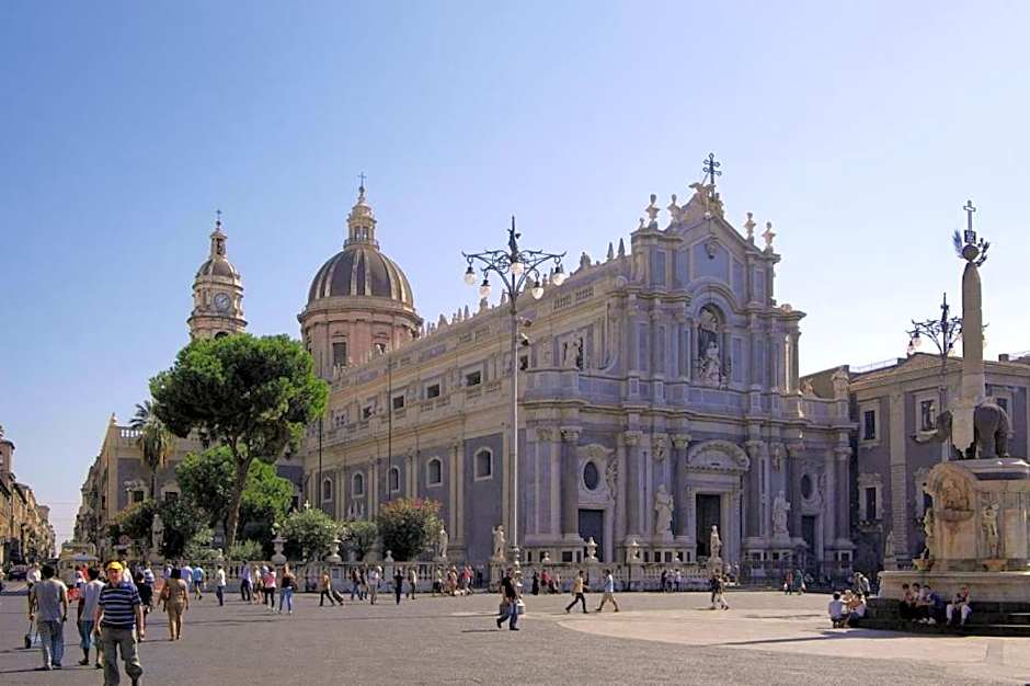 Tra L'Etna E Il Mare B&B