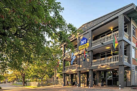 N1 Hotel & Campsite Victoria Falls