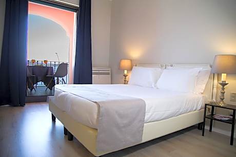 Classic Double or Twin Room with Lake View