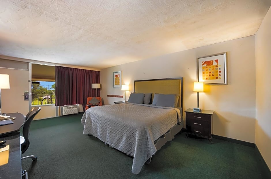 Travelodge by Wyndham Oakley