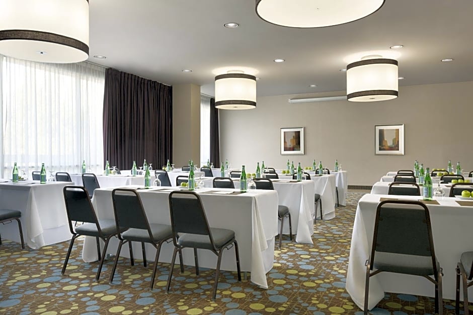 Radisson Hotel Fresno Conference Center – Fresno, CA