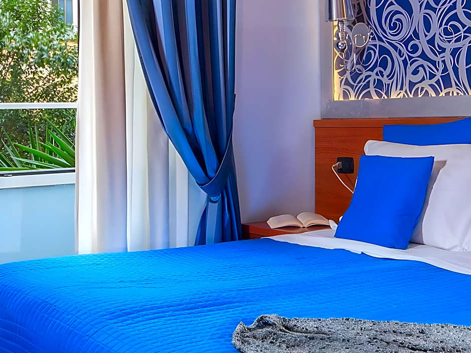 Ad Hoc Domus Guest House