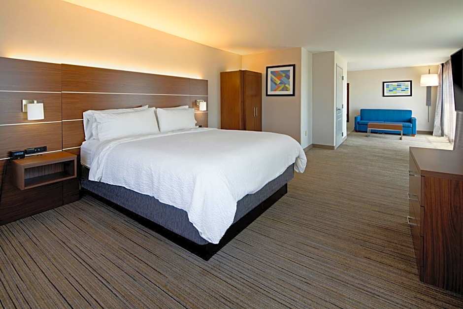 Holiday Inn Express Fresno South By IHG