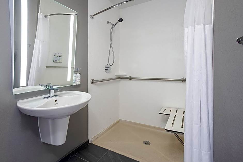 Staybridge Suites Williamsville - Buffalo