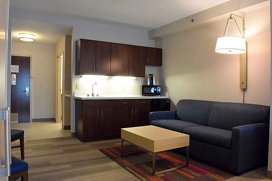 Photo 1 of 1 of Suite, Hearing/Mobility Accessible, Bathtub