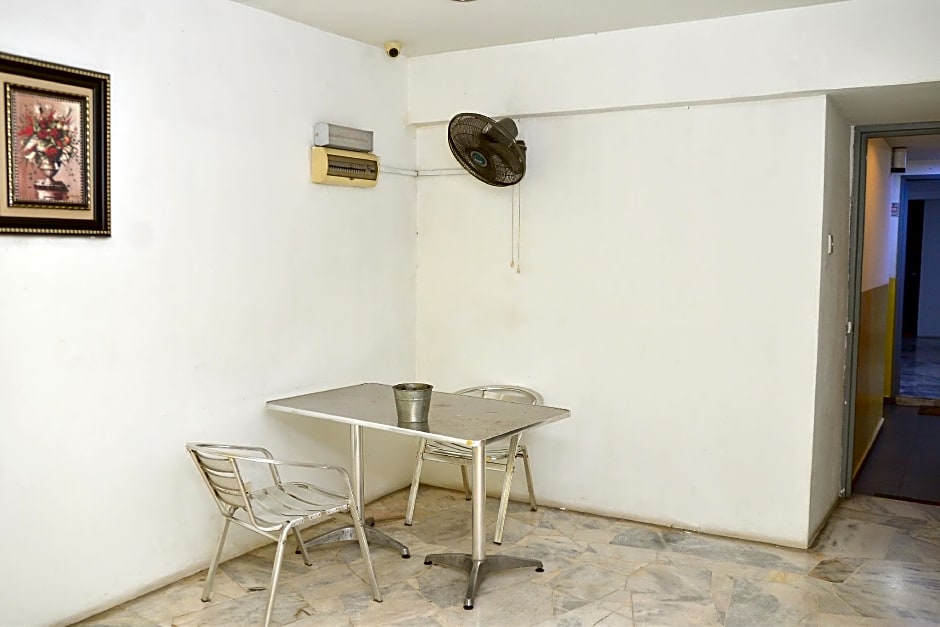 OYO 89874 Gs Golden Star Hotel