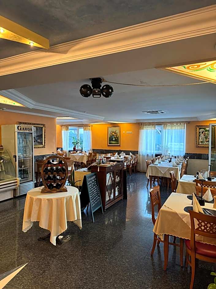 Hotel & Restaurant Garda