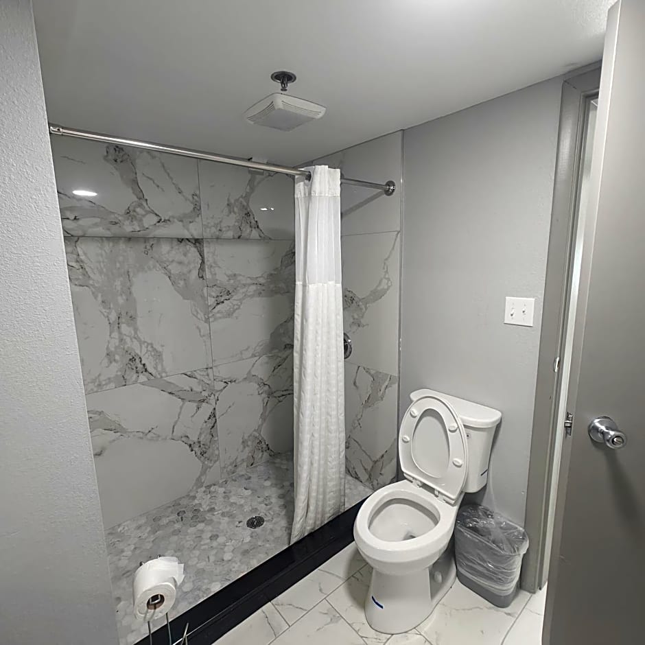 Mountain Vista Inn & Suites - Near the Island inPigeon Forge