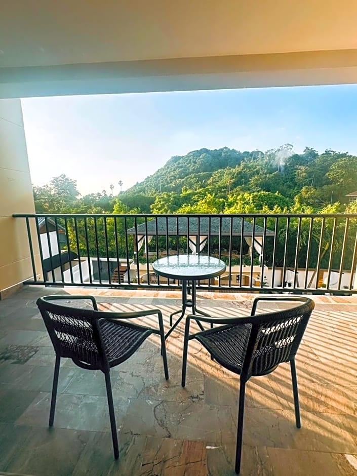 Ocean Pie Phuket - Adult Only