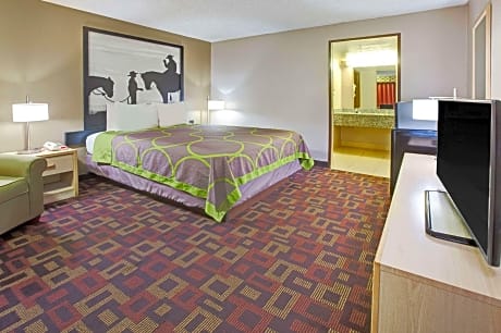 1 Queen Bed Non-Smoking