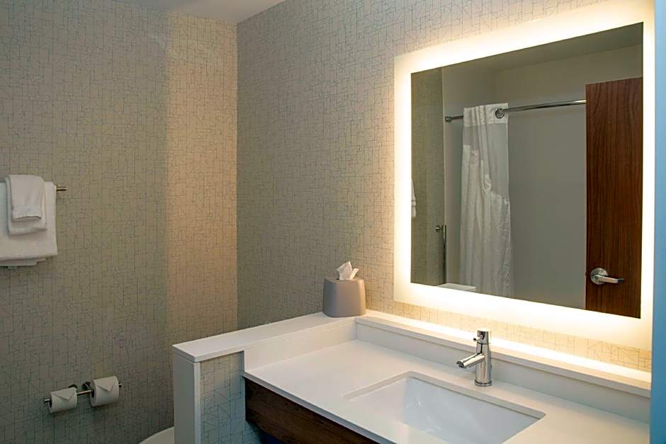 Holiday Inn Express & Suites - Marion By IHG