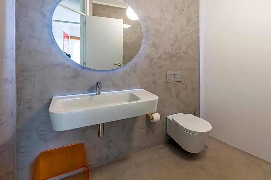 Spacious and Bright City Ap II