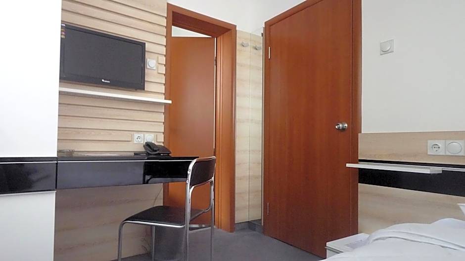 Garni Hotel Consul