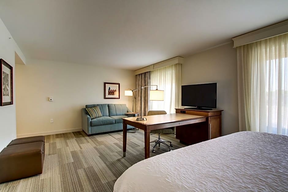 Hampton Inn By Hilton & Suites Milwaukee West