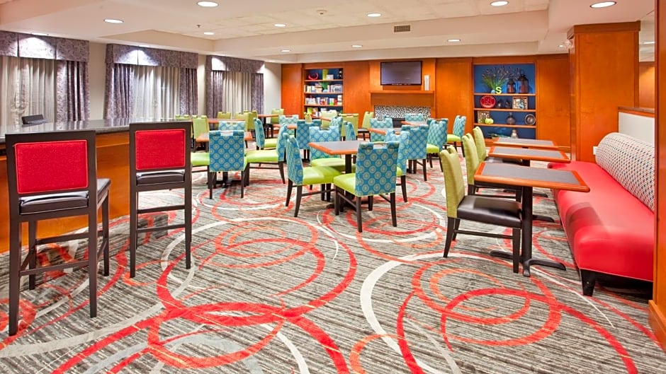 Holiday Inn Express Fremont, an IHG Hotel