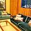King Suites Hotel