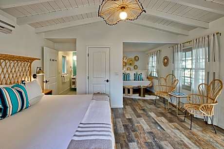 Orchard Suite with Hot Tub