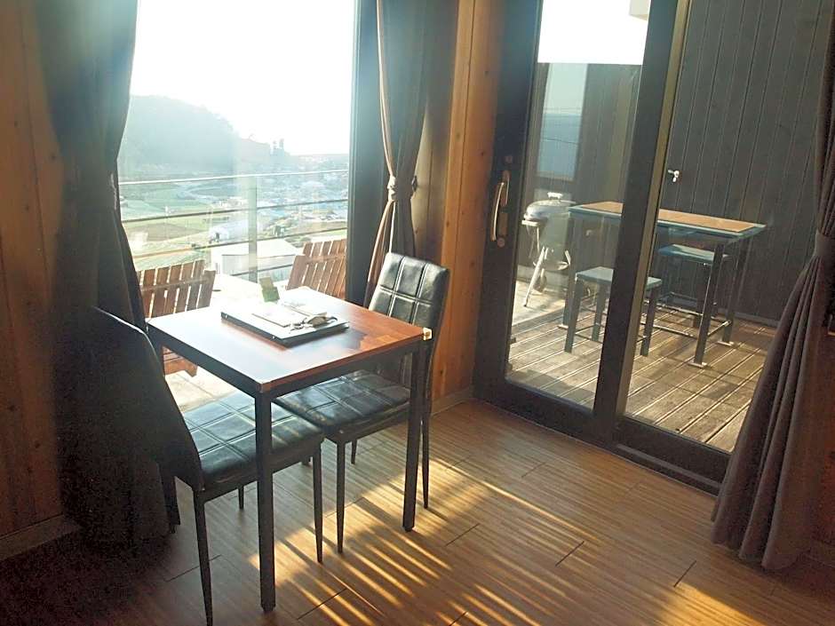 Whales Dream Pension