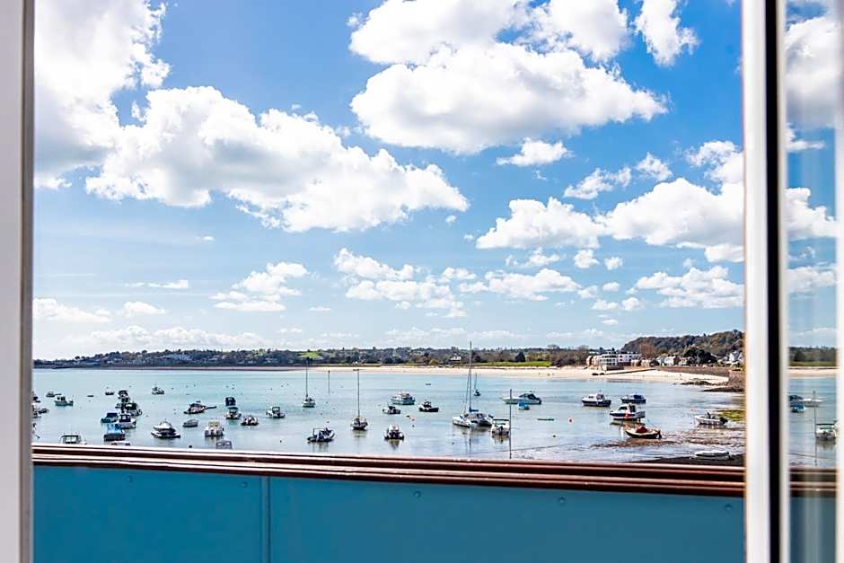 The Moorings Hotel & Restaurant