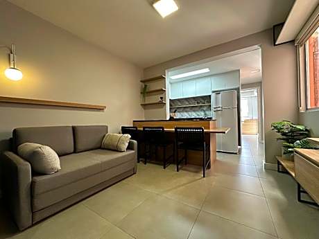 PE01- AP 1 Quarto Completo | Centro | Climatizado