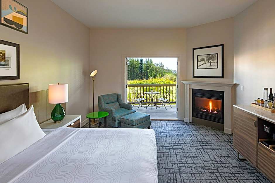 Photo 1 of 8 of Premier 1 King Bed Guestroom, Resort View, Balcony