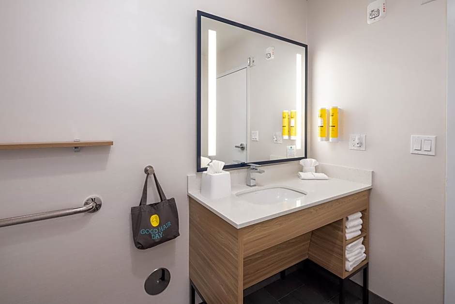 Tru by Hilton Yakima Airport