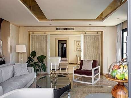 Redlevel Villa with Private Pool