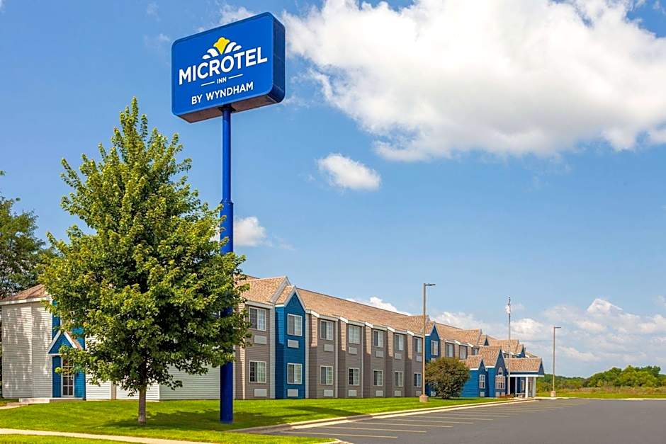 Microtel Inn & Suites by Wyndham Janesville