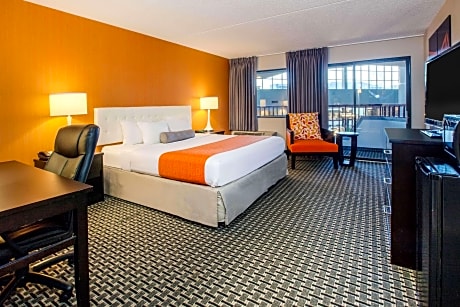 1 King Bed Mobility Accessible Room Smoking