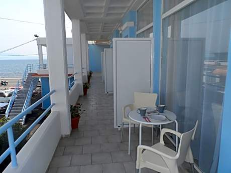 Studio with Side Sea View (3 Adults)