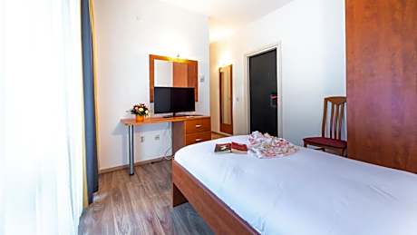 Standard Single Room with Balcony