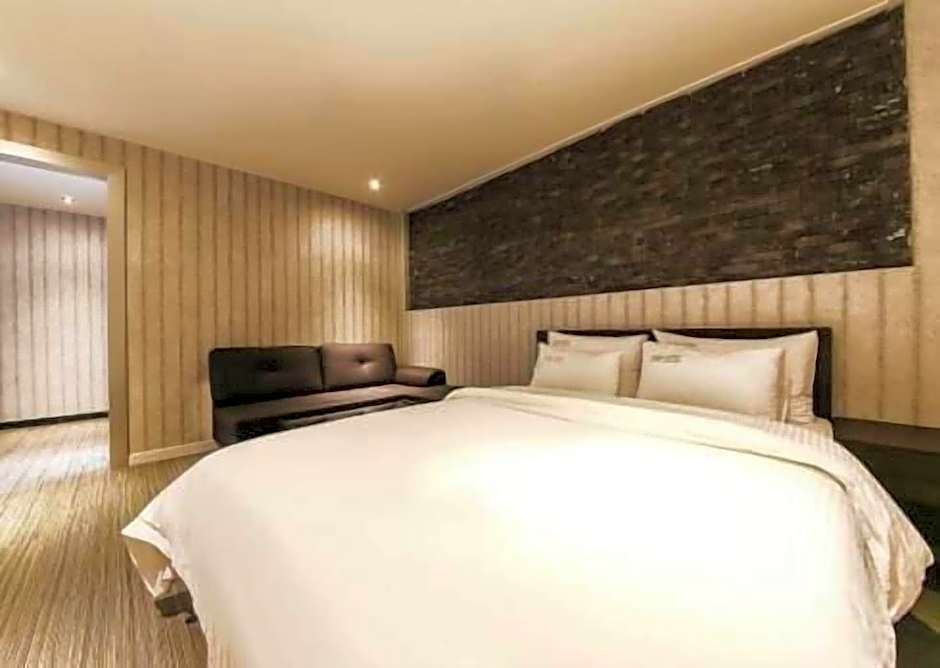 Suwon Galleria Hotel