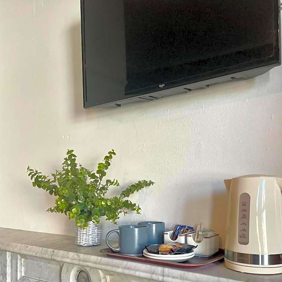 OYO The Lodge Bournemouth