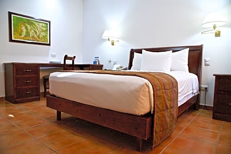 1 Double Bed  Non-Smoking Desk Microwave And Refrigerator Coffee Maker Iron And Ironing Board Contin