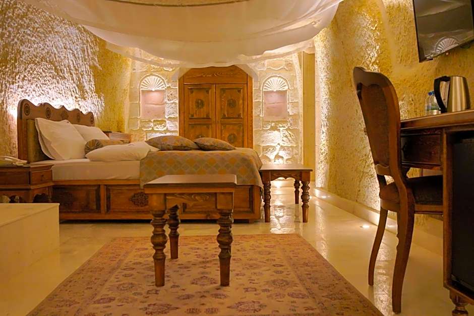 Fairyland Cave Hotel