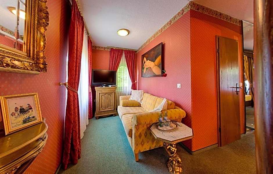 Photo 1 of 4 of 1 Bedroom Suite