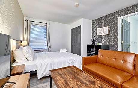 Triple Room with Private Bathroom