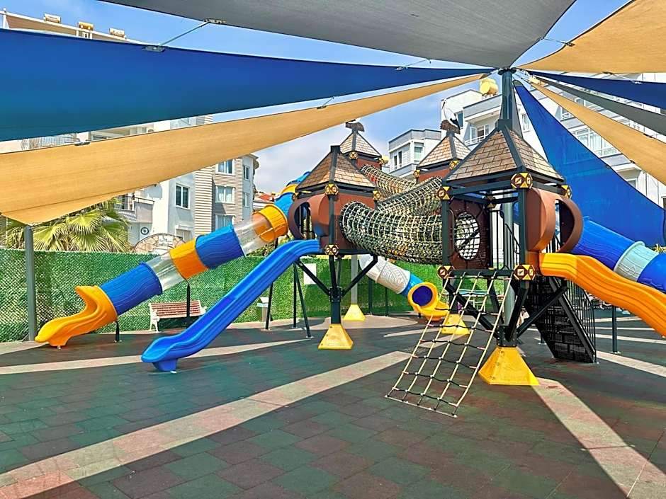 Blue Wave Suite Hotel