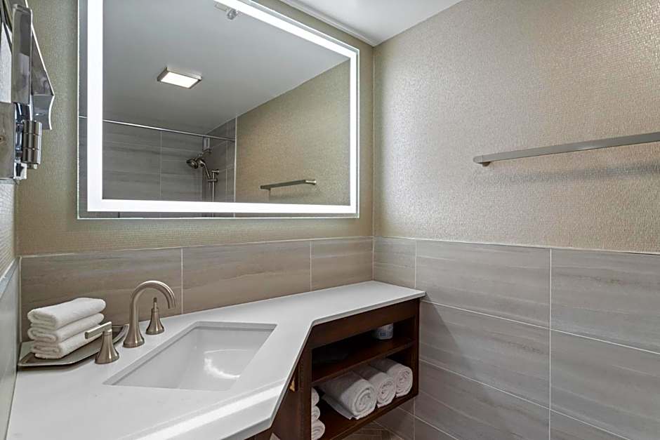 Crowne Plaza Executive Center Baton Rouge By IHG