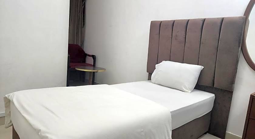 Qurum Beach Hotel