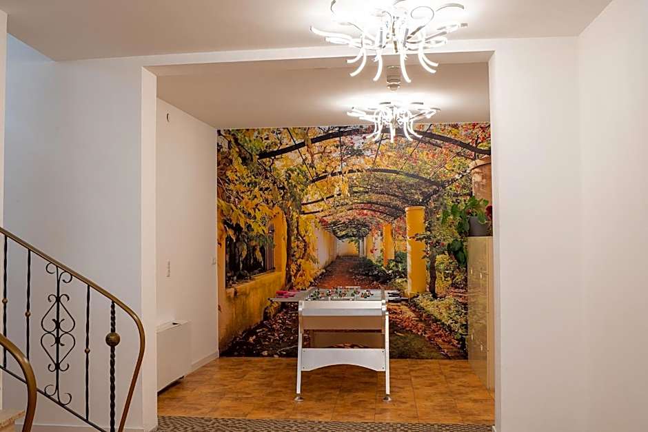 Honeybee Properties Mosel