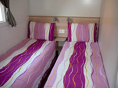 Mobile Home with Terrace and Two Bathrooms